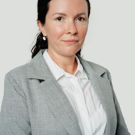 Ms Nina