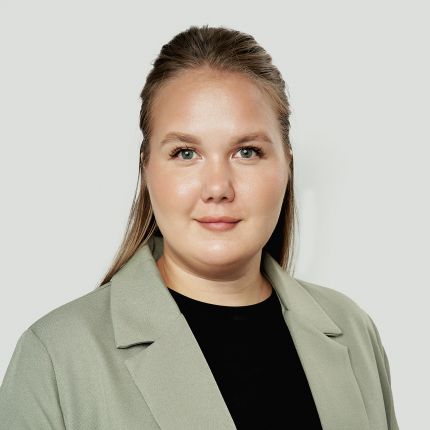 Ms Anastasia