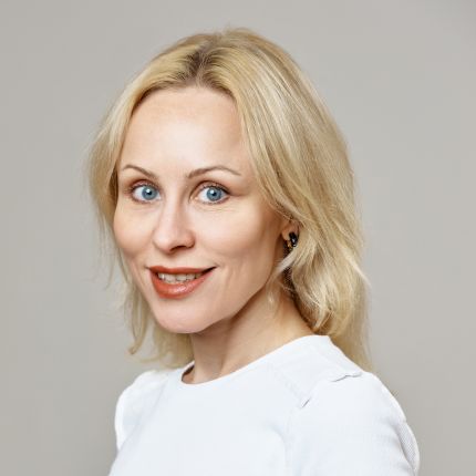 Ms Yulia